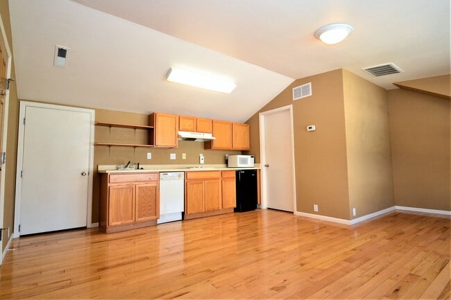 Foto del edificio - Cozy Studio for Rent on ST. Paul
