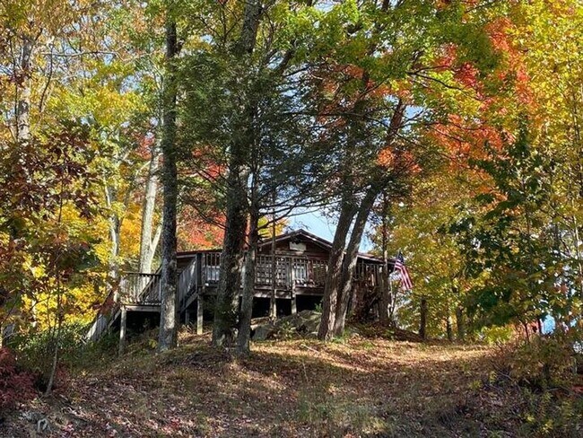 Foto del edificio - 390 Fall Creek Meadows Ln