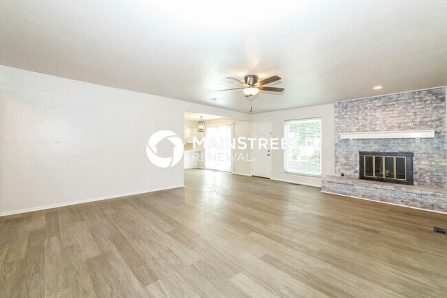 Foto del edificio - 4 Bedroom Pet-Friendly Home in EDMOND, OK with Main Street Renewal