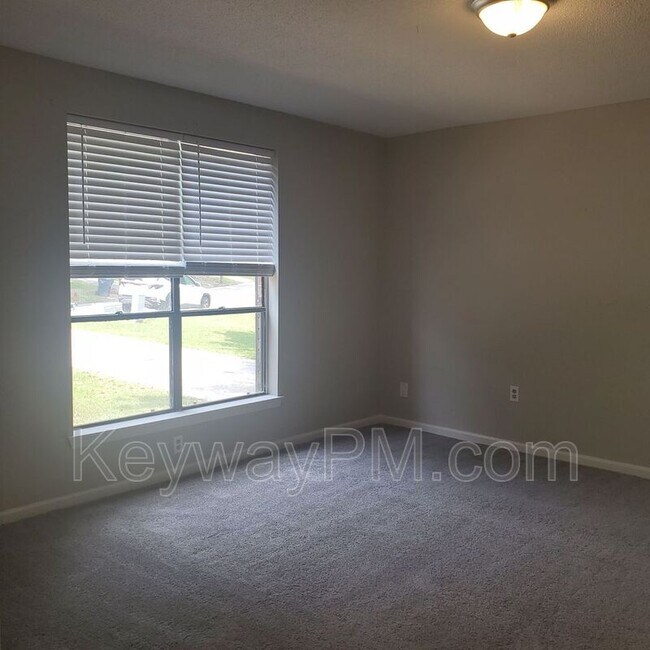 Building Photo - 122 Shadowood Dr