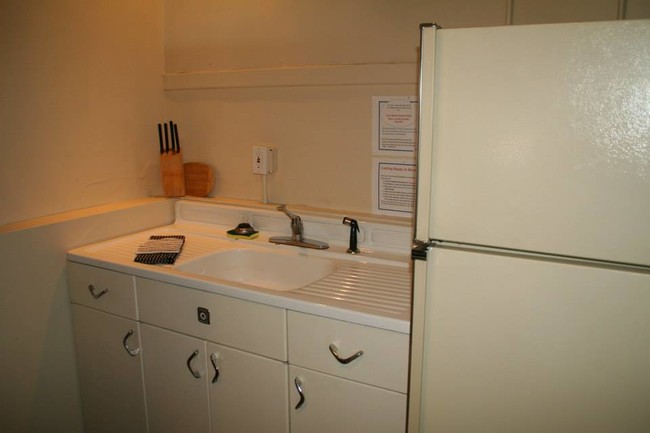 Kitchen 2 - 917 S Loomis St