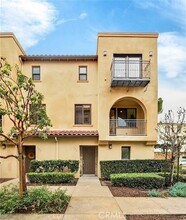 Building Photo - 809 Anaheim Blvd