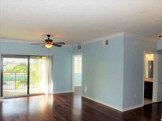Foto del edificio - 4907  Midtown Lane 1316