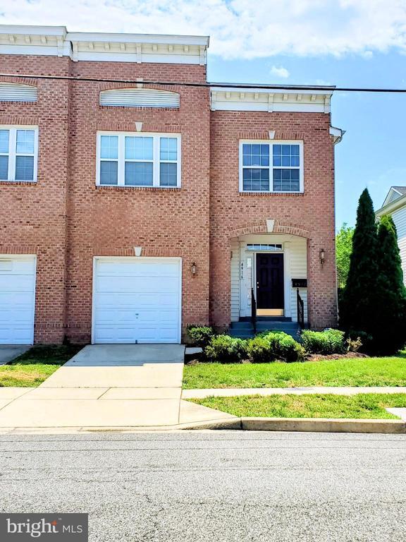 Foto principal - 4916 7th St NE