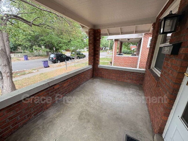 Building Photo - 585 S Pennsylvania St