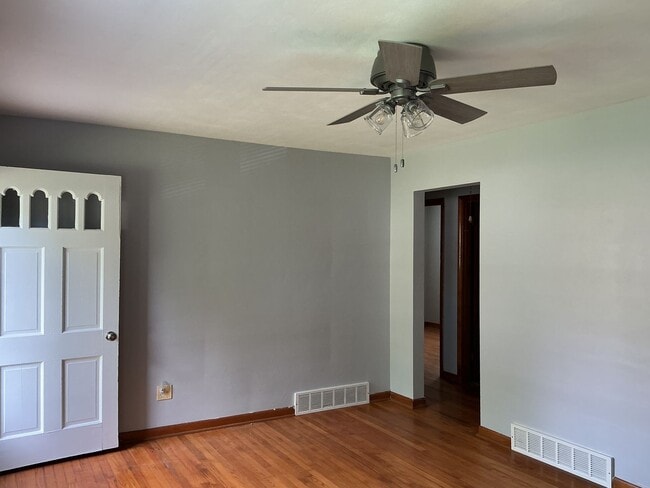 Building Photo - Audubon Dr-- 2 Bedroom 1 Bath Single family home