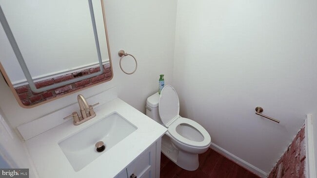 Building Photo - 7426 Rhondda Dr