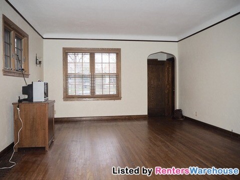 Building Photo - 5228 Chicago Ave