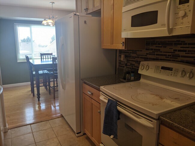 Foto del edificio - 2089 S Deframe St