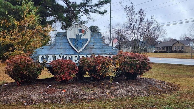 Photo - 567 Chaucer Dr House