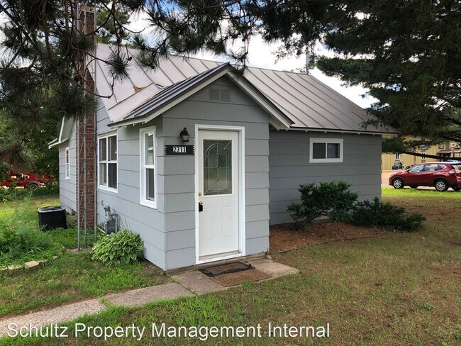 Building Photo - 2 br, 1 bath House - 2711 Maple Drive