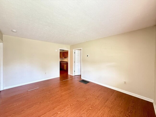 Building Photo - 2884 Blue Ridge Dr