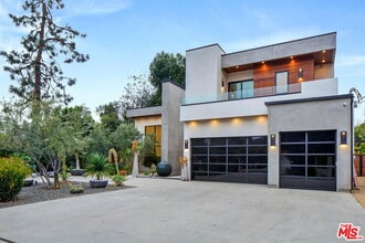 Building Photo - 6029 Melvin Ave Building Photo - 6029 Melvin Ave