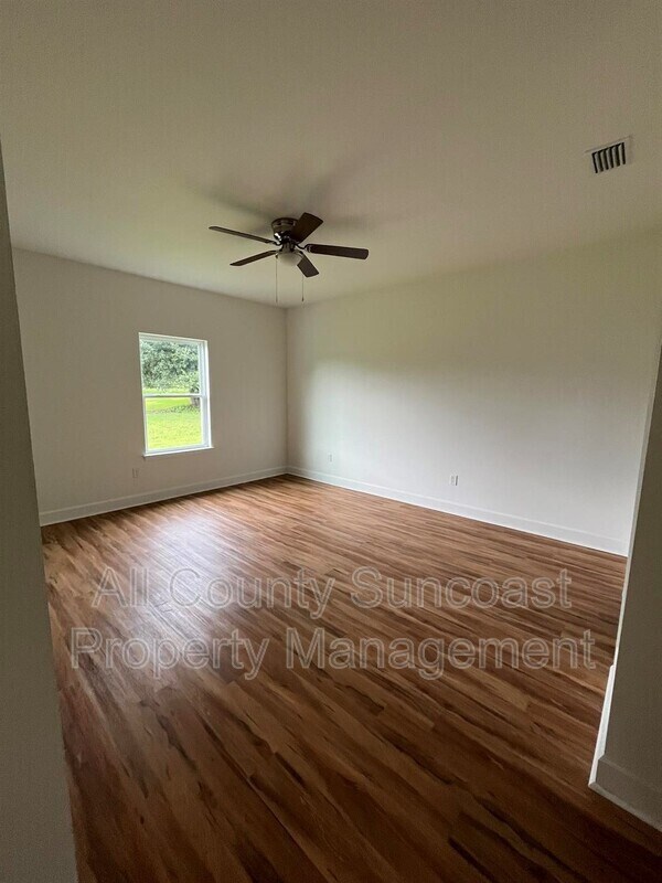 Foto del edificio - 400 Melrose Dr