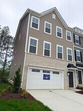 Building Photo - 8720 Pioneer Hl Dr