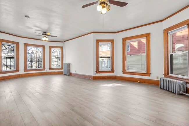 Building Photo - 351 Chestnut St