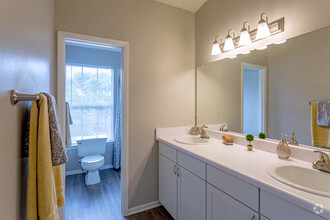 Oakwood Townhomes photo'