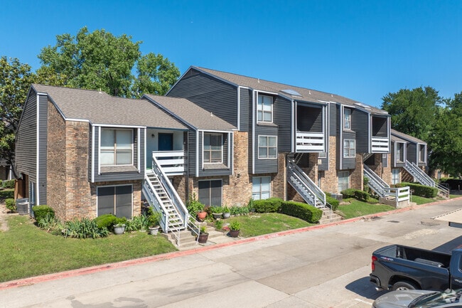 Building Photo - Preston Racquet Club Apartments