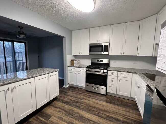 Foto del edificio - 5S530 Scots Dr