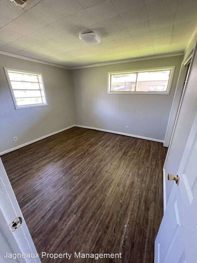 Building Photo - 3 br, 1 bath House - 1217 Sage Dr