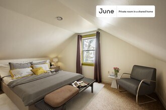 Building Photo - Room in Shared 5 bed/2 bath home