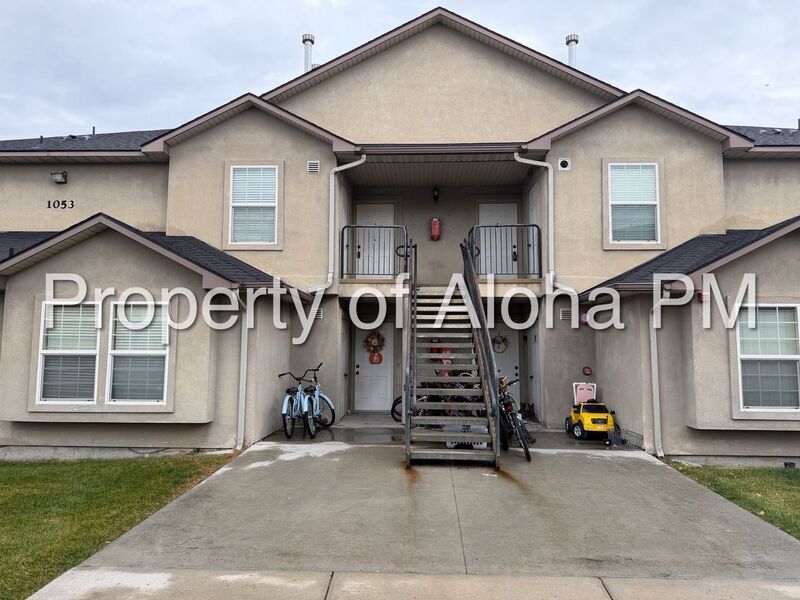 Foto principal - 1053 W Pine Ave