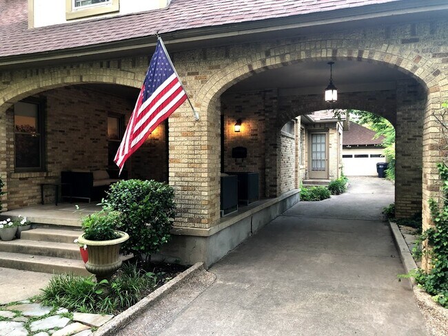 Building Photo - 2020 Glenco Terrace