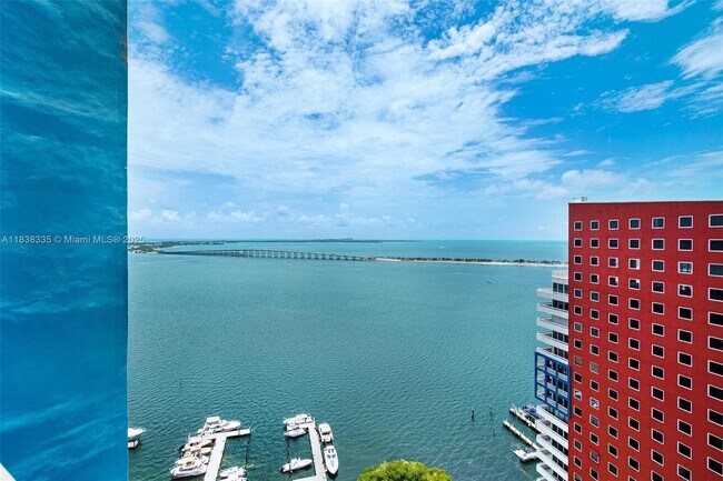 Foto del edificio - 1581 Brickell Ave