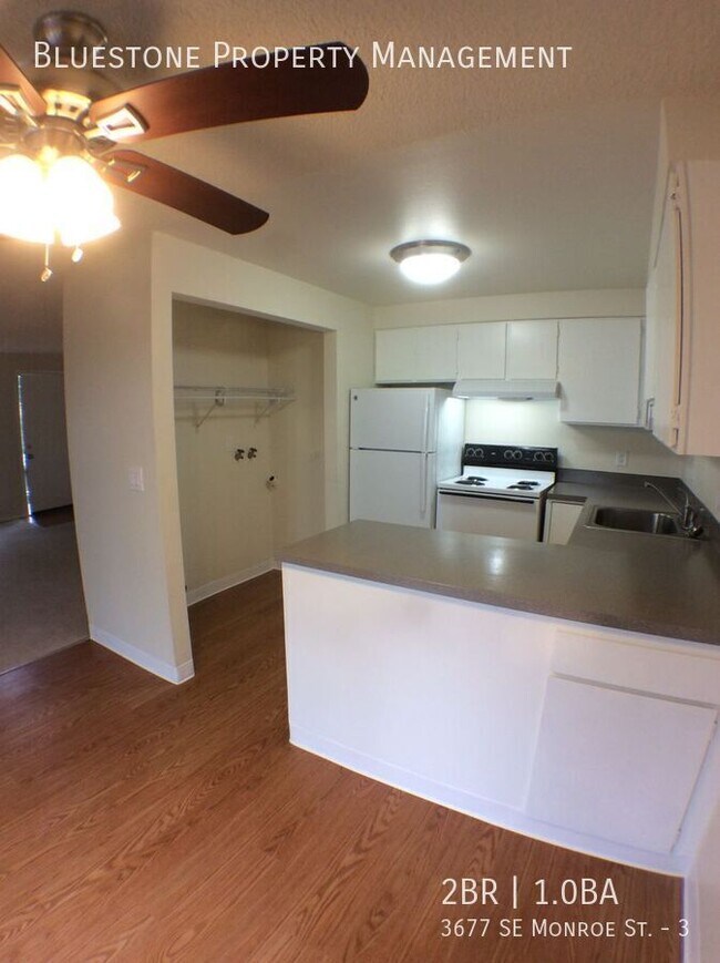 Foto del edificio - 3677 SE Monroe St