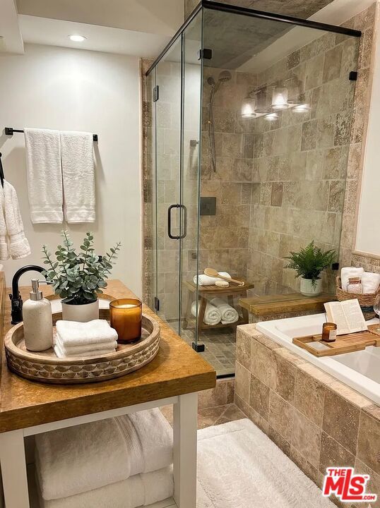 Foto del edificio - 838 N Doheny Dr