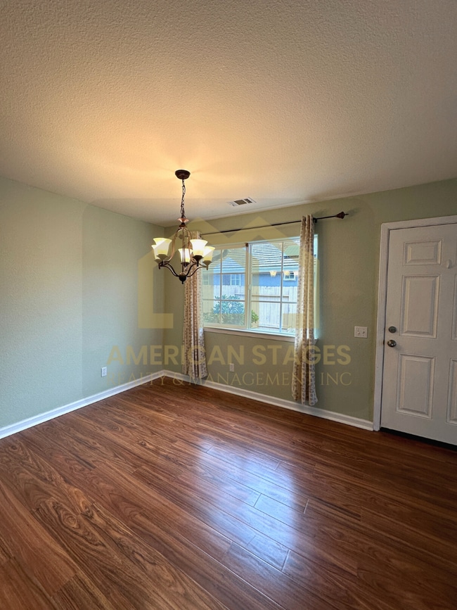 Building Photo - 3037 Buckthorn Ln