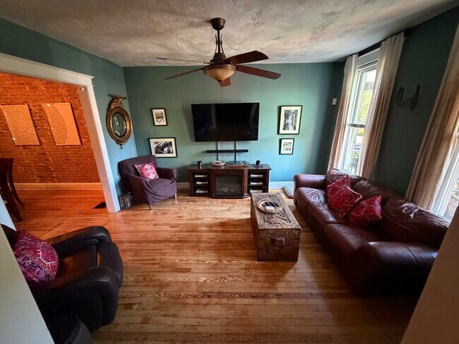 Photo - 1214 Neal St NE House