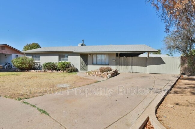 Photo - 1026 S. Grand House