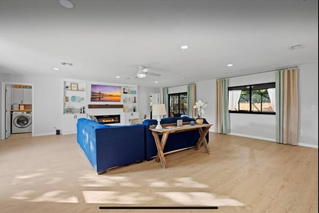 Building Photo - 11405 175th Rd N