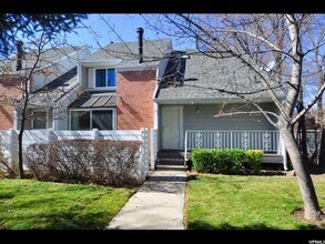 Building Photo - 975 Essex Ct Way