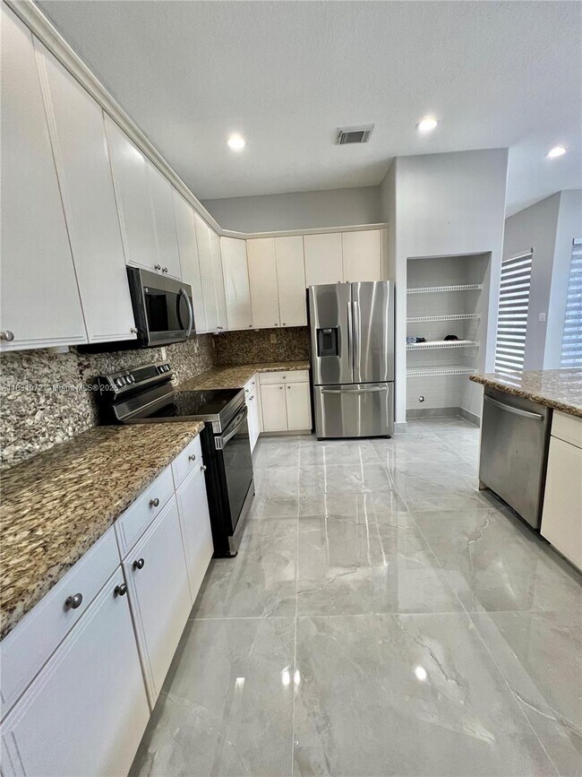 Foto del edificio - 3810 SW 51st St