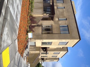 Building Photo - 422 Cornell Ave