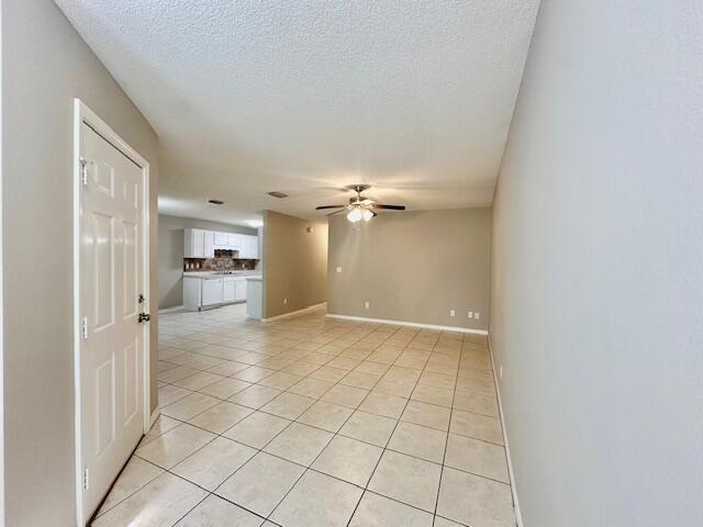 Building Photo - 29 E Ln Dr