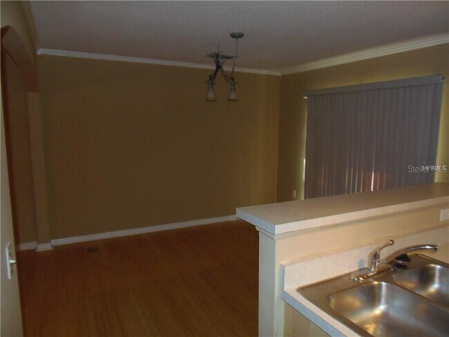 Foto del edificio - 4645 Ashburn Square Dr