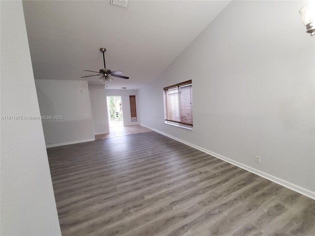 Building Photo - 1070 Golden Cane Dr
