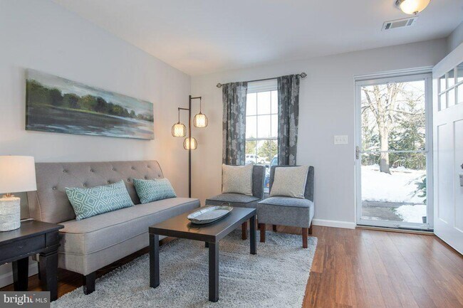 Foto del edificio - 7840 Liberty Springs Cir