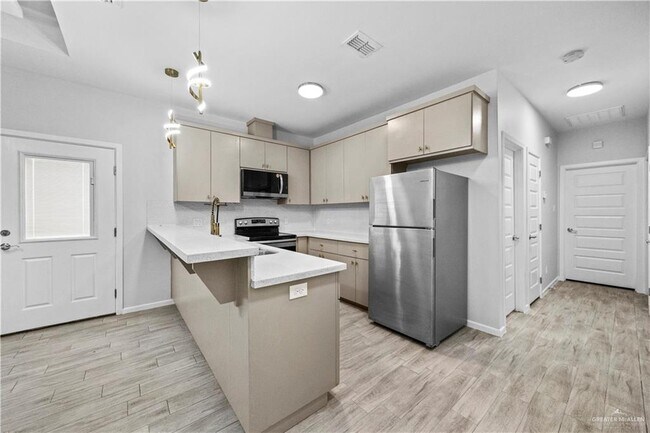 Building Photo - 4701 Mulberry Ave