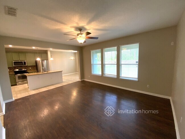 Building Photo - 668 Briar View Dr