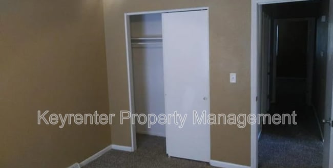 Foto del edificio - 5428 Ditzler Ave