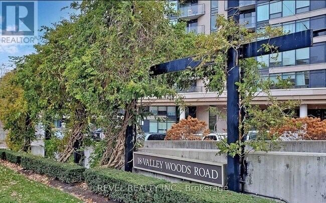 Building Photo - 18 Valley Woods Rd