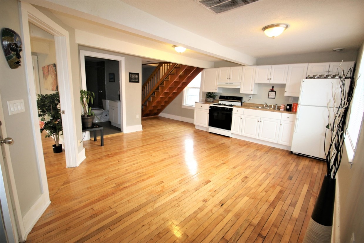 Primary Photo - 1724 N Pulaski St