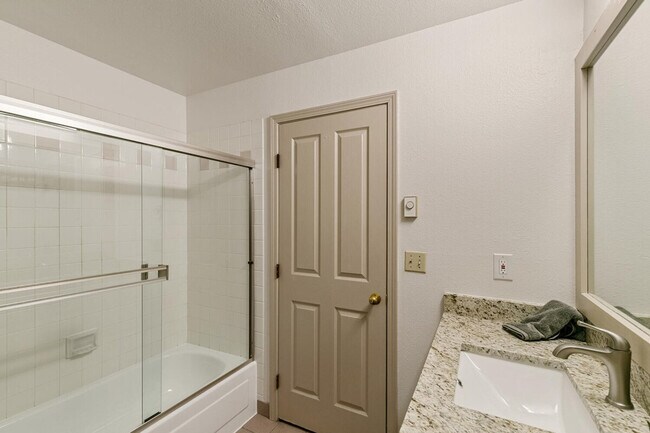 Foto del edificio - 6380 S Boston St