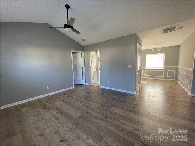 Building Photo - 1755 Rosewell Dr