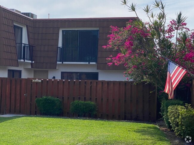 Building Photo - 3301 Spanish Wells Dr