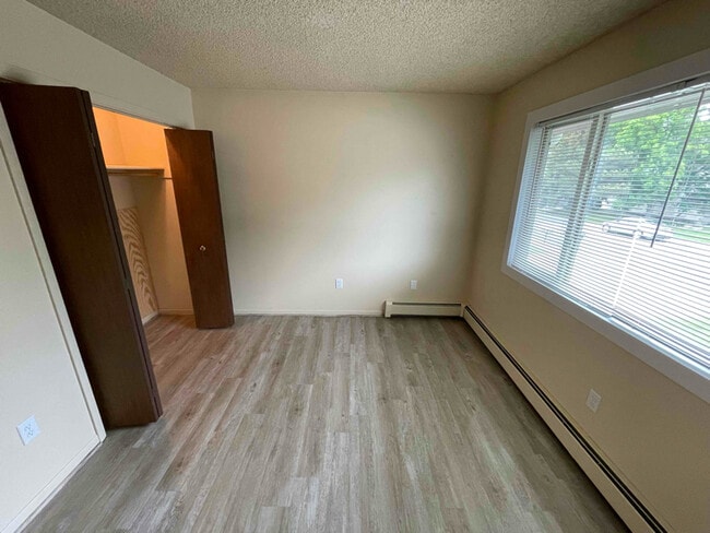 Building Photo - 324 Moccasin Trail
